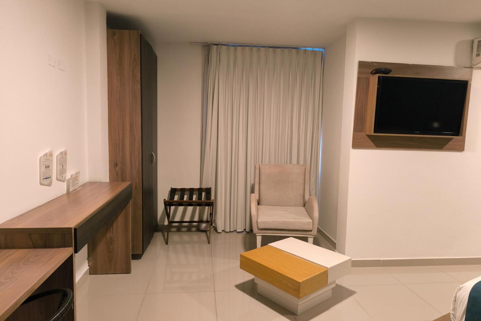 Hotel Quarta Avenida Montería Esterno foto
